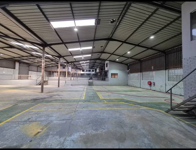 600M² WAREHOUSE TO LET IN WADEVILLE